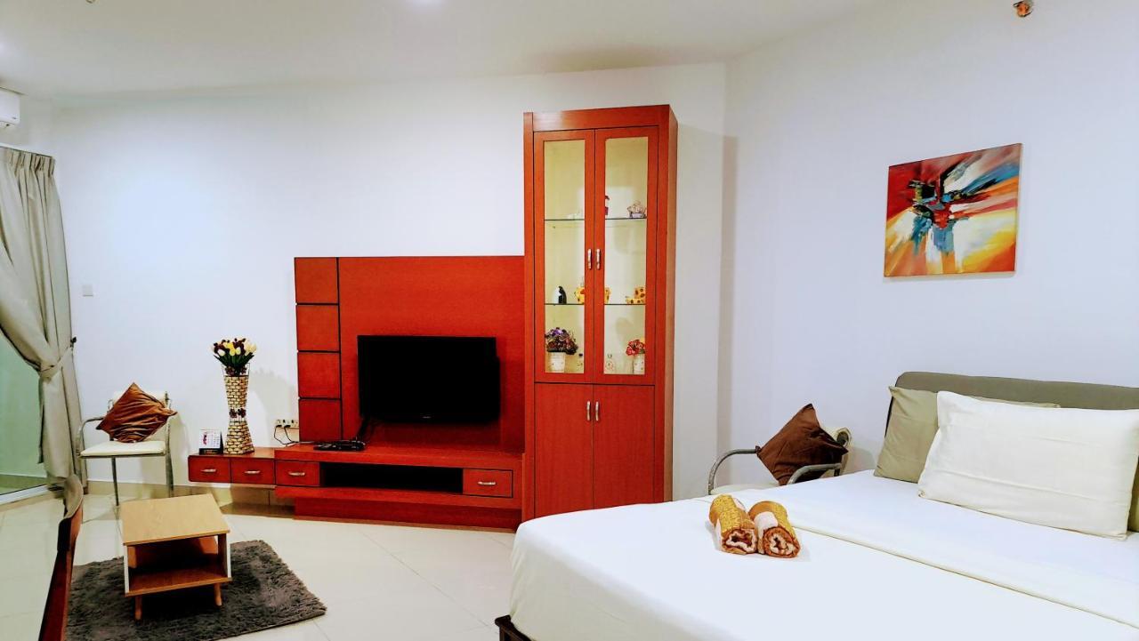 Mansion One Entire House 3 Queenbeds - Spacious Balcony Seaview Джорджтаун Экстерьер фото