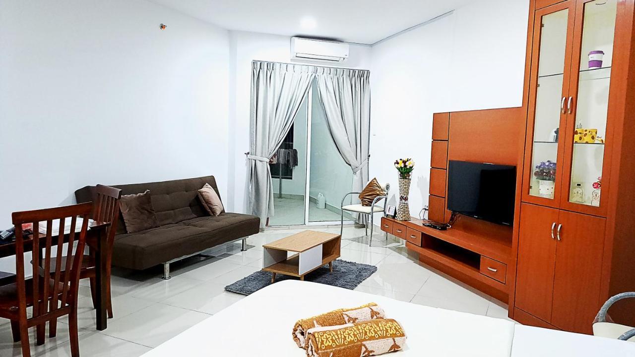Mansion One Entire House 3 Queenbeds - Spacious Balcony Seaview Джорджтаун Экстерьер фото